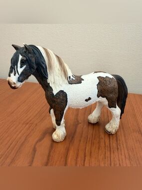 Schleich Pinto Horse Figure #73527 Draft Feathered Hooves 2007 Equestrian Pinto